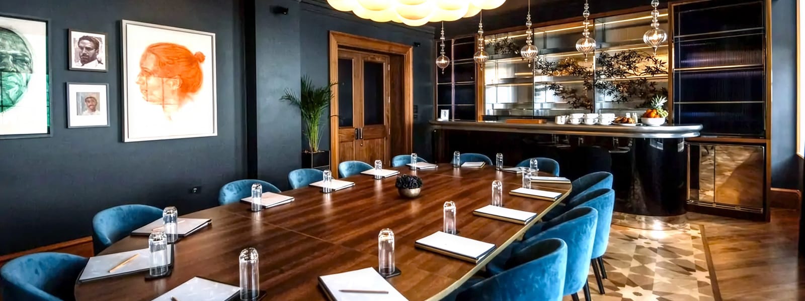 The carriage room, at the Northwestern Hotel, London